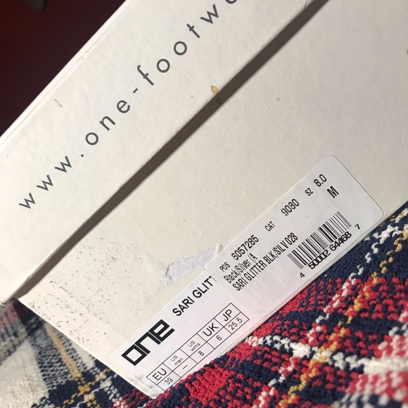 Sara Glitter Black/Sliver Sneaker - Picture 4 of 4